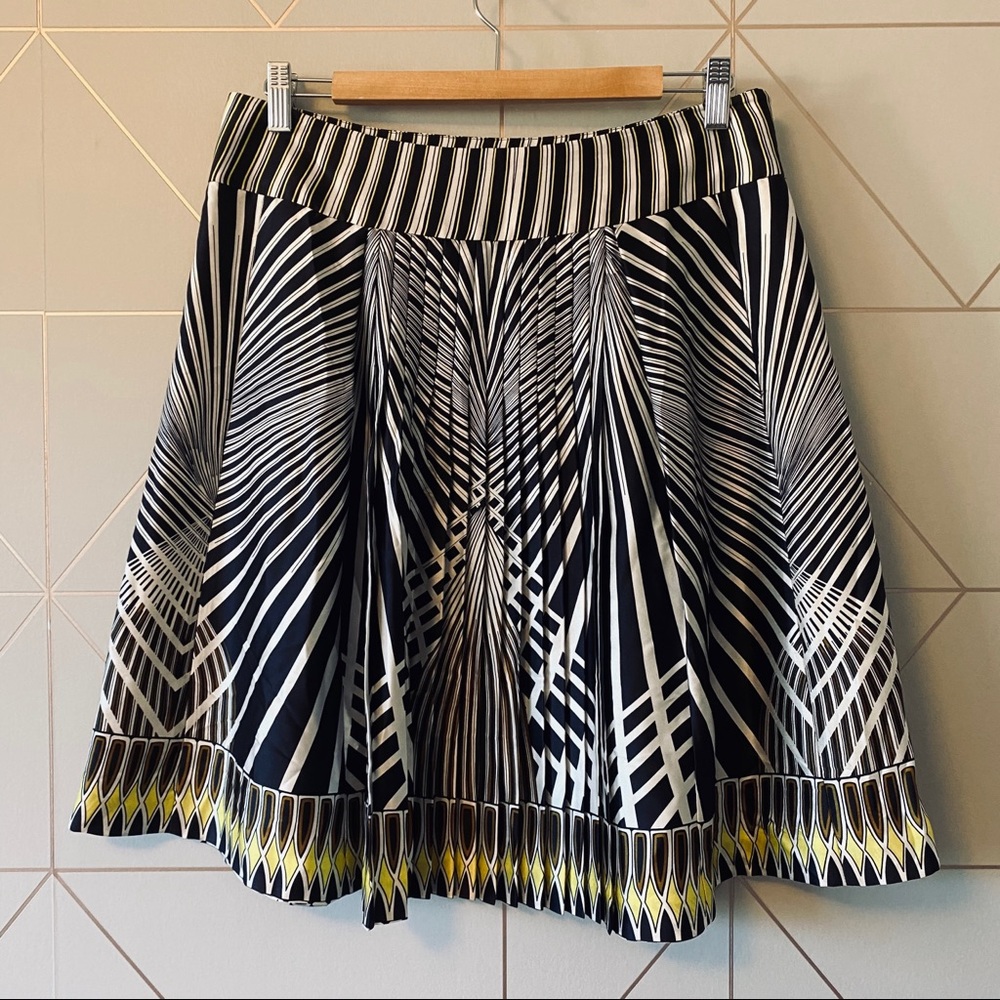Eccoci Pleated 100% Silk Skirt